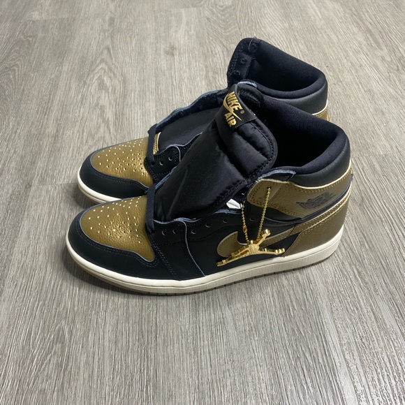 Air Jordan 1 Retro Hi OG Black Gold Mens Shoe Size 8 Gold DZ5485-071 NWT - Picture 6 of 16